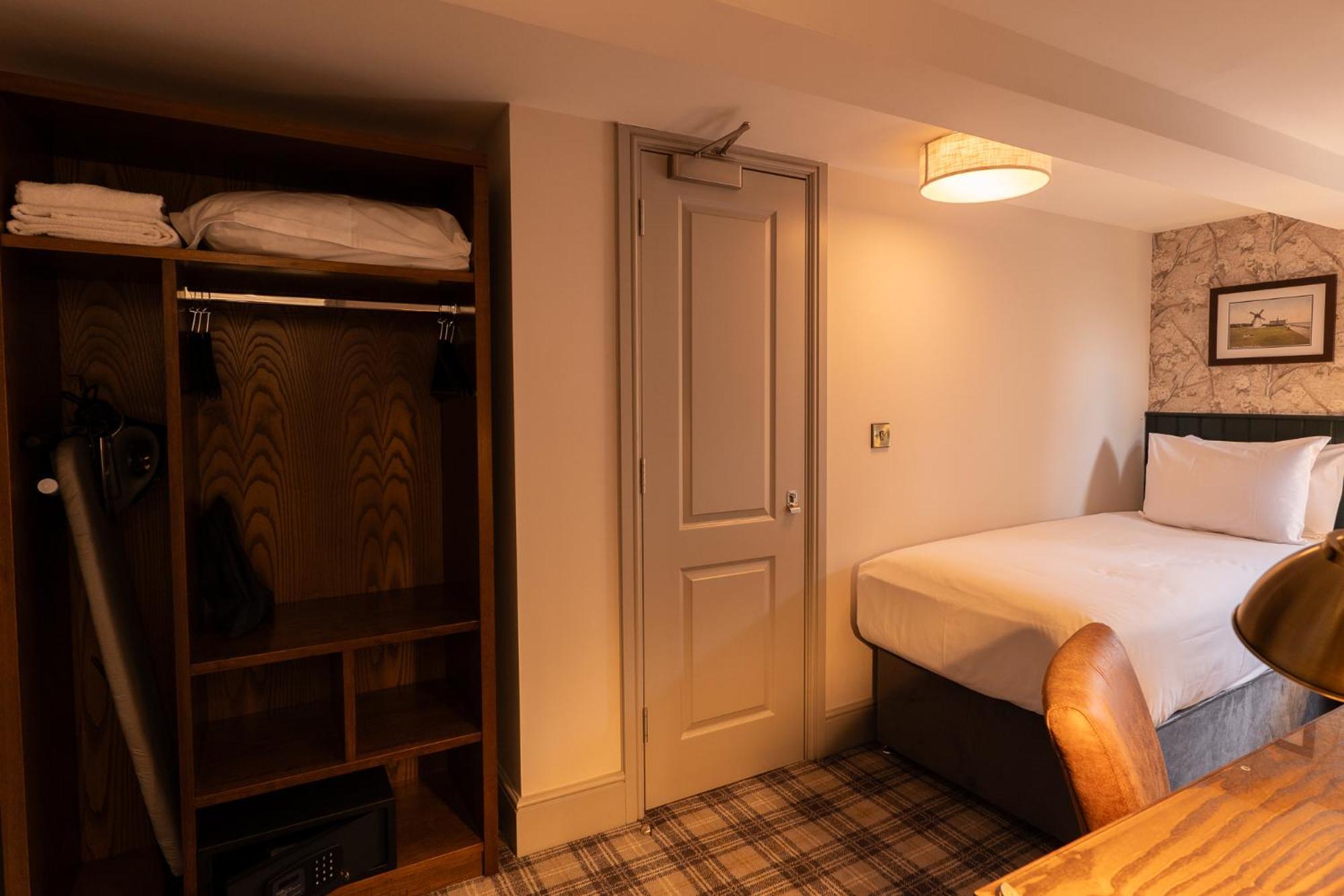 Offshore - The Inn Collection Group Lytham St Annes Ngoại thất bức ảnh